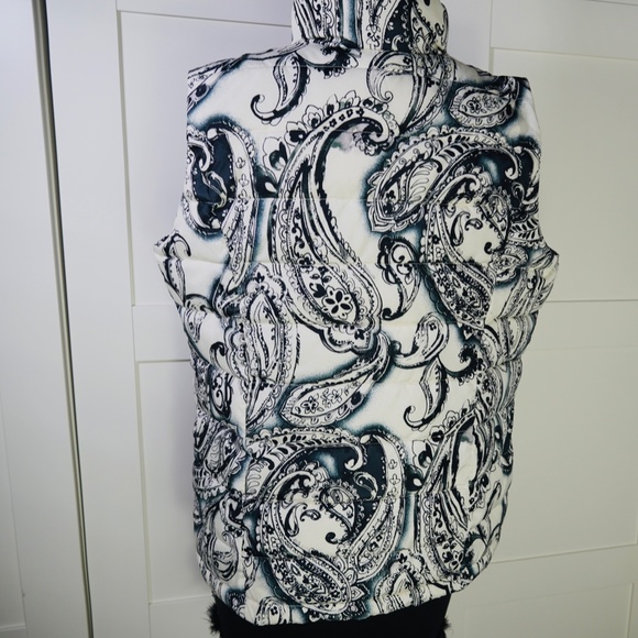 Puffer Vest Paisley Printed - Picture 2 of 2
